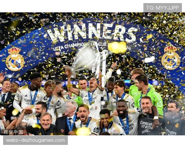 皇马在伯纳乌进行踩场训练，贝林厄姆与维尼修斯进行专项射门练习